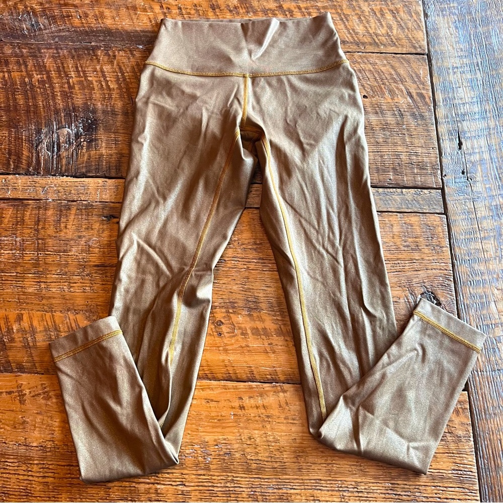Lululemon Wunder Under - Sz 4 ✨